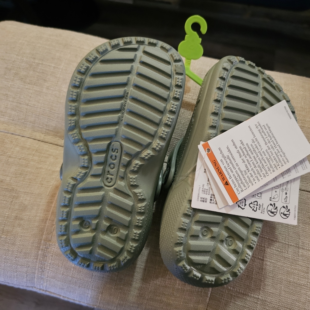 CROCS Kids' Green Slippers with Yellow Lining - Picture 5 of 5